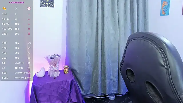 Snapshot of indra_cam chatting on June 29, 10:26 am indra cam online show from June 29, 10:26 am