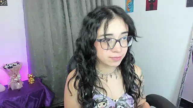 Snapshot of indra_cam chatting on July 12, 6:48 am indra cam online show from July 12, 6:48 am