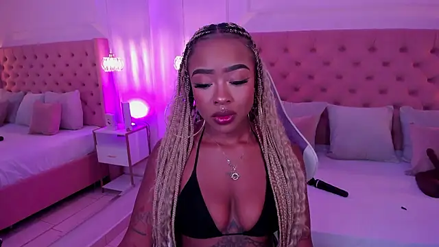 mia schwarz online show from January 17, 8:01 pm