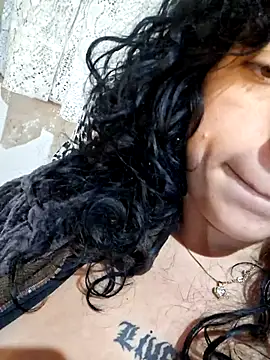 Snapshot of Sweet-diamondxxx chatting on June 25, 1:37 pm Sweet-diamondxxx online show from June 25, 1:37 pm