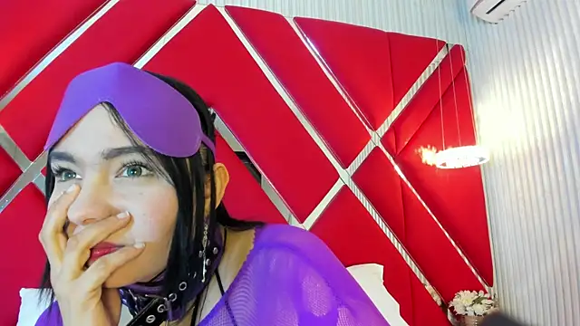 Snapshot of SusanCouper chatting on May 20, 4:51 am SusanCouper online show from May 20, 4:51 am