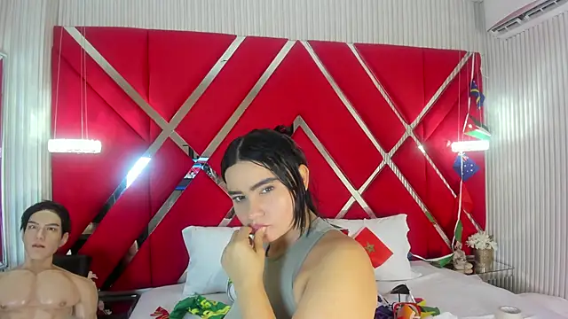 Snapshot of SusanCouper chatting on June 11, 10:19 pm SusanCouper online show from June 11, 10:19 pm