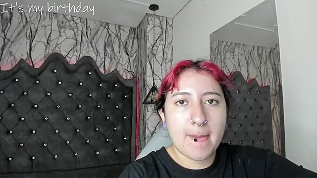 larissa01  online show from January 27, 2:42 am