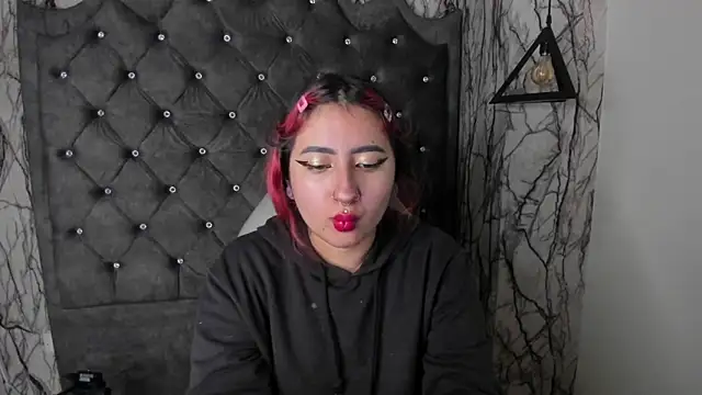 larissa01  online show from February 16, 3:15 am