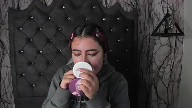 larissa01  online show from February 23, 3:02 am