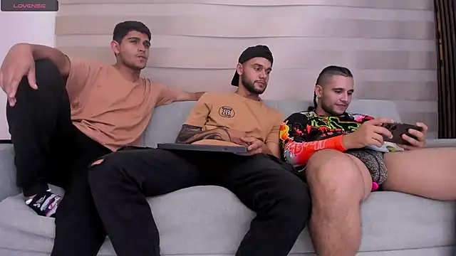 hot day online show from January 18, 1:41 am