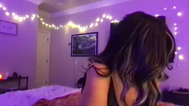 Snapshot of karrmmaa chatting on February 1, 11:58 pm karrmmaa online show from February 1, 11:58 pm