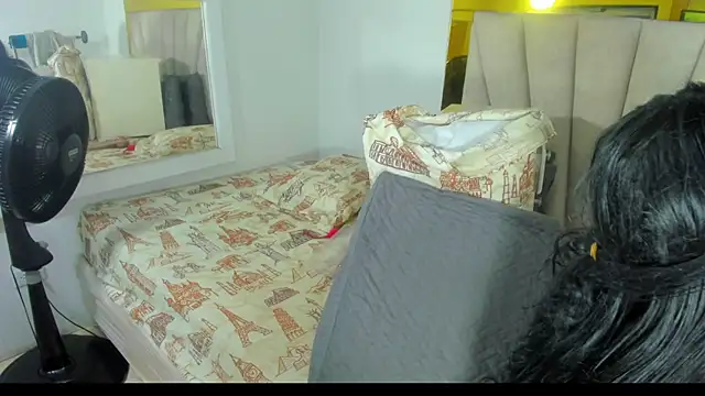 Evelonga 707 online show from January 16, 7:10 pm