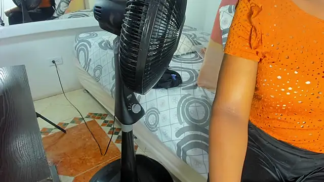 Evelonga 707 online show from January 30, 7:04 pm