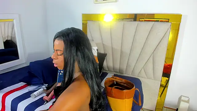 Evelonga 707 online show from March 8, 7:09 pm