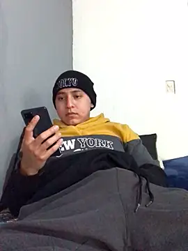 Snapshot of Slow_Kmazutra chatting on January 28, 6:17 pm Slow Kmazutra online show from January 28, 6:17 pm