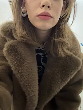 Snapshot of Street_young chatting on February 19, 12:44 pm Street young online show from February 19, 12:44 pm