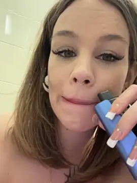 Snapshot of Street_young chatting on February 22, 3:58 pm Street young online show from February 22, 3:58 pm