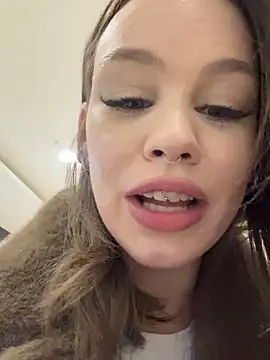 Snapshot of Street_young chatting on March 5, 3:51 pm Street young online show from March 5, 3:51 pm