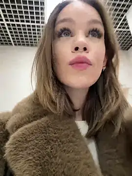 Snapshot of Street_young chatting on March 6, 12:52 pm Street young online show from March 6, 12:52 pm