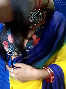 Savita hotmom online show from April 4, 7:11 pm