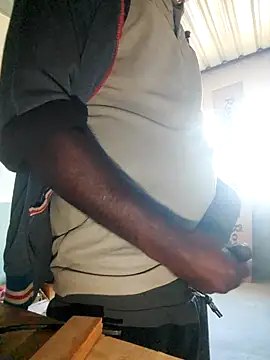 Snapshot of babeind chatting on March 15, 2:56 am babeind online show from March 15, 2:56 am