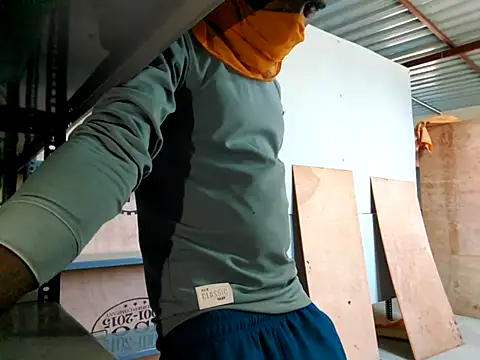 Snapshot of babeind chatting on March 18, 2:04 am babeind online show from March 18, 2:04 am