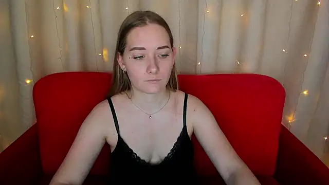 Snapshot of AlinaVice chatting on February 4, 4:26 am AlinaVice online show from February 4, 4:26 am