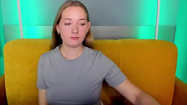 Snapshot of AlinaVice chatting on September 18, 1:40 am AlinaVice online show from September 18, 1:40 am