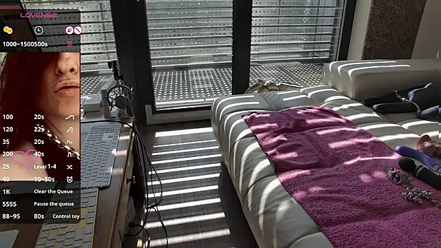 Snapshot of sexyLolia11 chatting on May 21, 2:46 pm sexyLolia11 online show from May 21, 2:46 pm