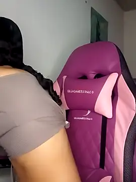 Lanna hott  online show from May 3, 2:01 pm