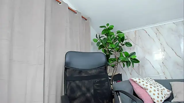 JennaPrice online show from July 7, 10:03 pm