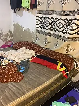 Snapshot of bad-boy-2002 chatting on February 4, 12:51 am bad-boy-2002 online show from February 4, 12:51 am