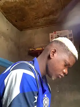 Snapshot of bad-boy-2002 chatting on October 6, 8:23 am bad-boy-2002 online show from October 6, 8:23 am