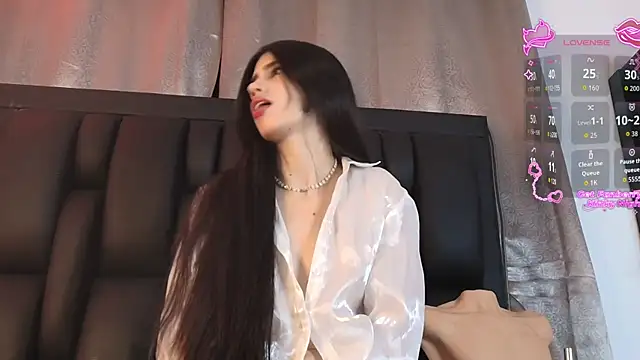 Snapshot of SaraRoy_ chatting on June 21, 3:31 am SaraRoy online show from June 21, 3:31 am