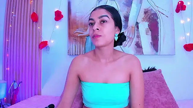 Snapshot of Yasiir_0229 chatting on December 8, 4:35 am Yasiir 0229 online show from December 8, 4:35 am