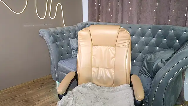 GloriNichols online show from January 20, 7:58 am