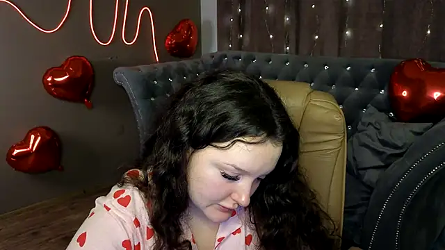 GloriNichols online show from February 15, 10:00 am