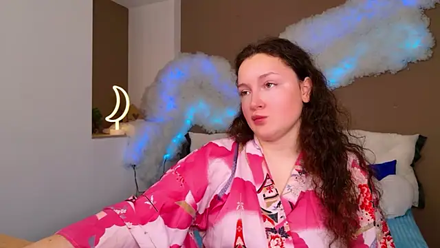 GloriNichols online show from November 17, 8:09 am