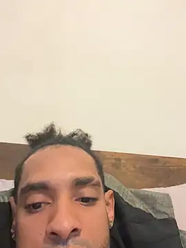 Snapshot of u091 chatting on December 10, 1:00 pm u091 online show from December 10, 1:00 pm