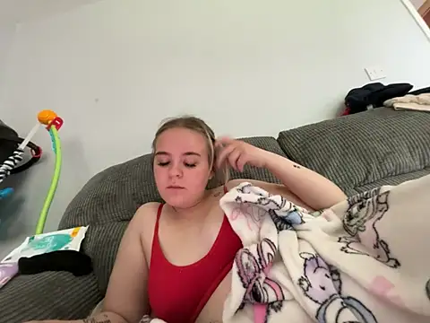 Snapshot of princess_blondex chatting on June 6, 9:36 am princess blondex online show from June 6, 9:36 am