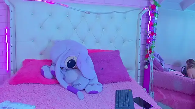 Melissa walker  online show from March 6, 6:37 pm