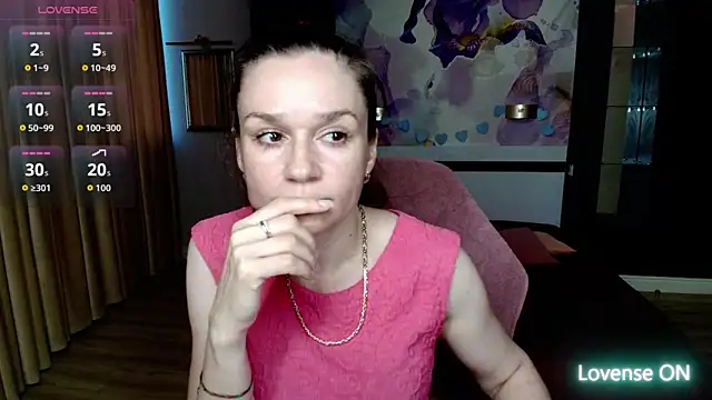Snapshot of AriaGray chatting on June 19, 2:27 am AriaGray online show from June 19, 2:27 am