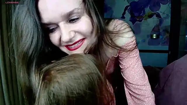 Snapshot of AriaGray chatting on June 21, 12:57 am AriaGray online show from June 21, 12:57 am