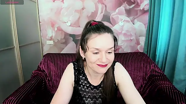 Snapshot of AriaGray chatting on June 27, 7:57 am AriaGray online show from June 27, 7:57 am