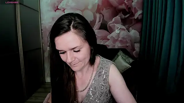 Snapshot of AriaGray chatting on July 2, 9:43 pm AriaGray online show from July 2, 9:43 pm