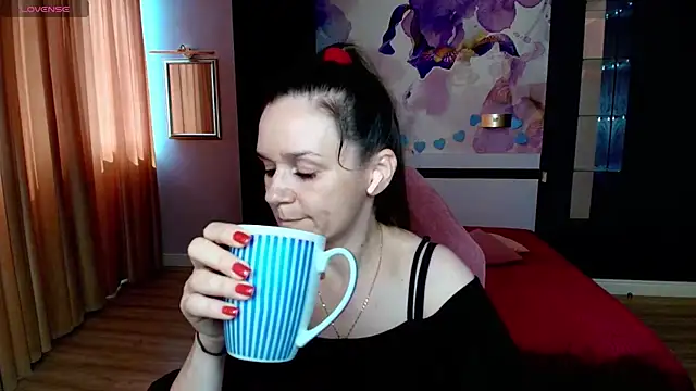 Snapshot of AriaGray chatting on July 11, 12:30 pm AriaGray online show from July 11, 12:30 pm