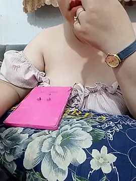 Snapshot of VyOanh2K chatting on July 20, 4:42 pm VyOanh2K online show from July 20, 4:42 pm