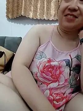 Snapshot of VyOanh2K chatting on August 3, 3:49 pm VyOanh2K online show from August 3, 3:49 pm