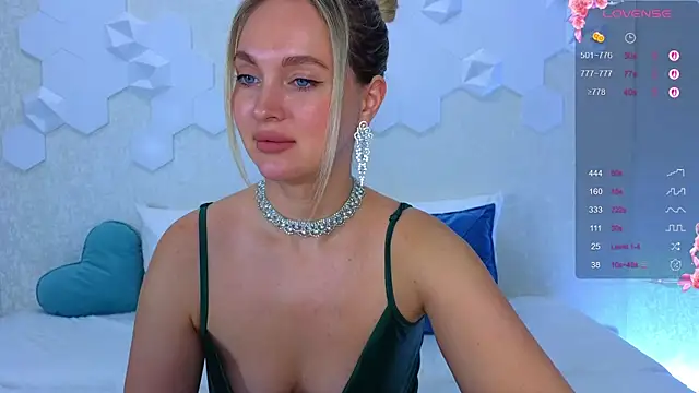 Snapshot of Lynna_Sparks chatting on October 6, 3:48 am Lynna Sparks online show from October 6, 3:48 am