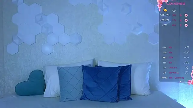 Snapshot of Lynna_Sparks chatting on October 20, 2:56 am Lynna Sparks online show from October 20, 2:56 am