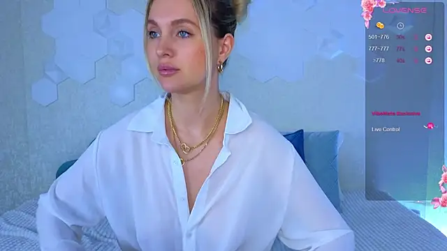 Snapshot of Lynna_Sparks chatting on November 1, 2:46 am Lynna Sparks online show from November 1, 2:46 am