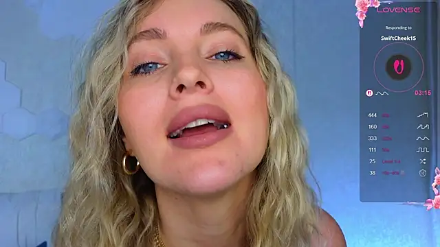 Snapshot of Lynna_Sparks chatting on November 5, 3:17 am Lynna Sparks online show from November 5, 3:17 am