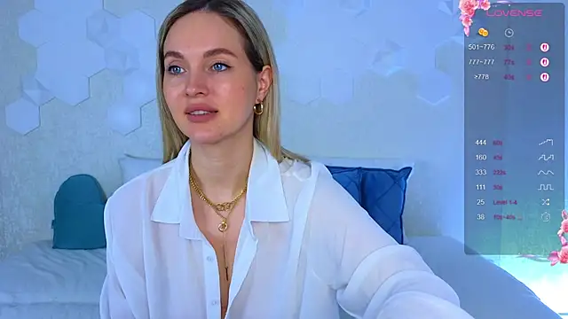 Snapshot of Lynna_Sparks chatting on November 13, 3:49 am Lynna Sparks online show from November 13, 3:49 am