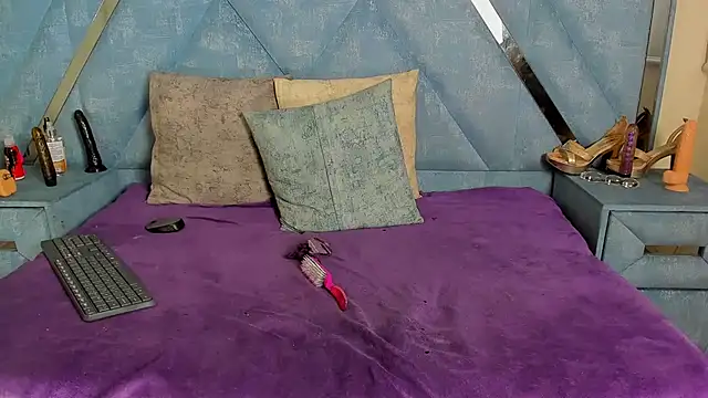 Aura love69 online show from December 1, 4:39 am